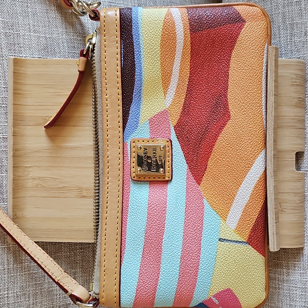 Dooney & Bourke Beach Umbrellas Wristlet